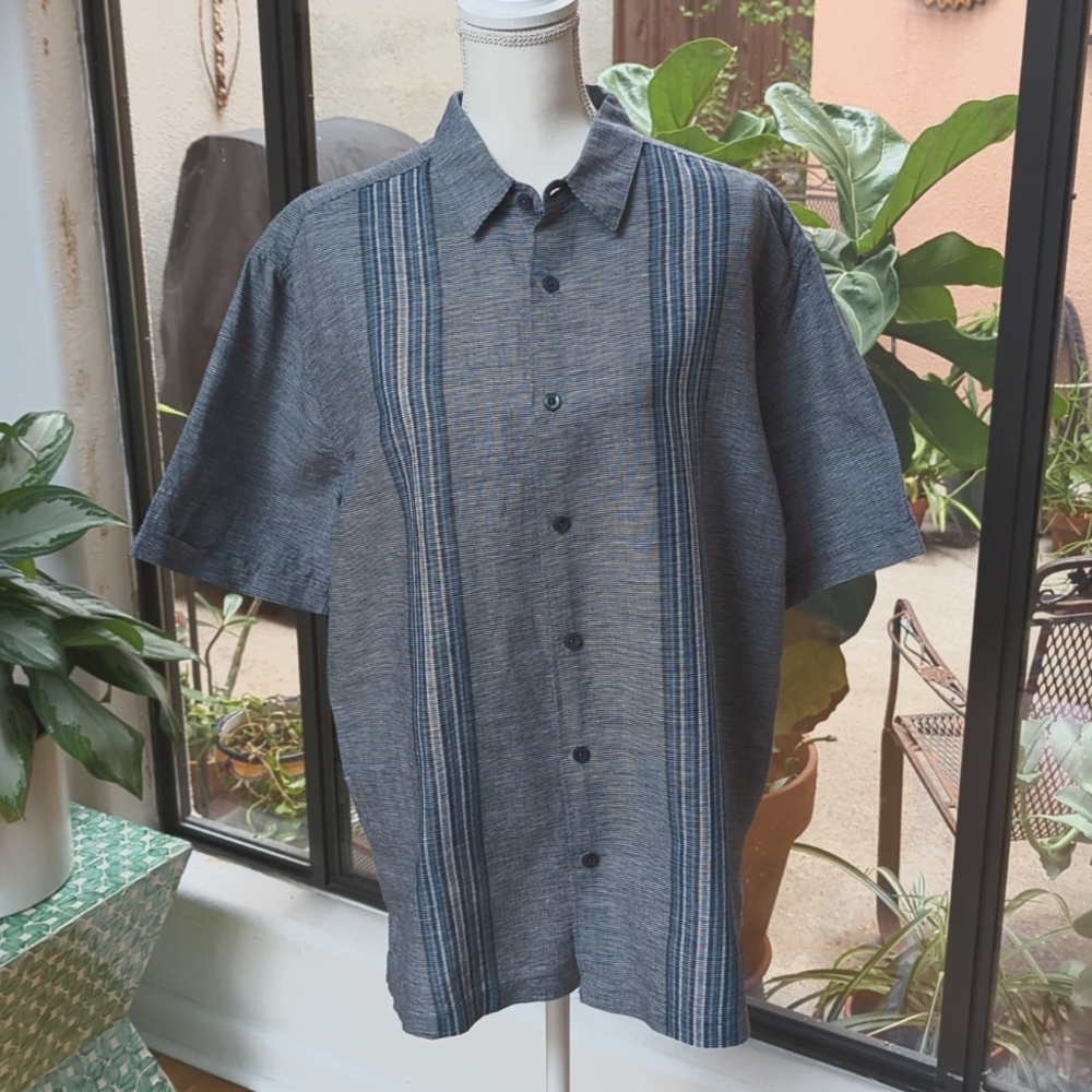 Cubavera label Guayabera style button down shirt